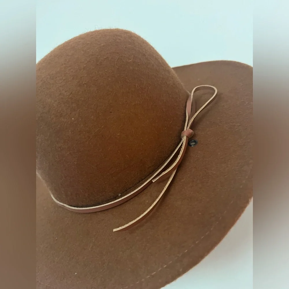 Wool hat - Picture 1 of 4